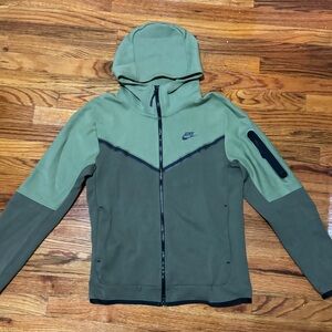 Size M condition are very good only use once